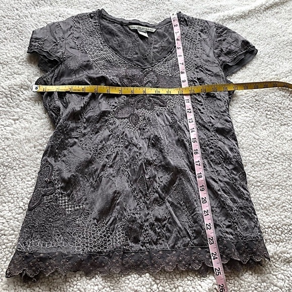 Peter Nygard floral cap short sleeve gray v neck lace blouse… - Picture 2 of 6